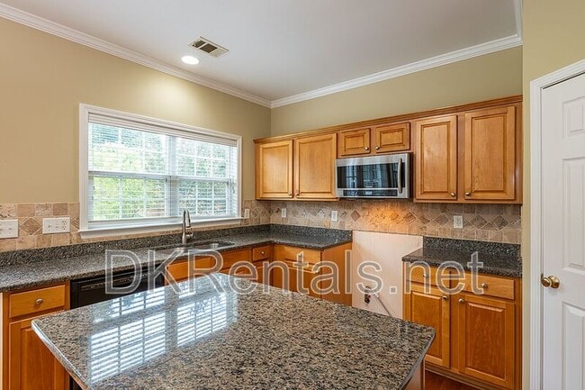 Building Photo - 804 Araya Ct