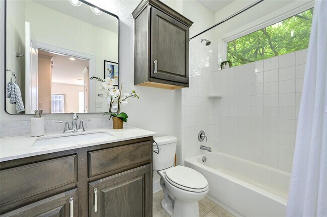 Building Photo - 4707 Rosedale Ave
