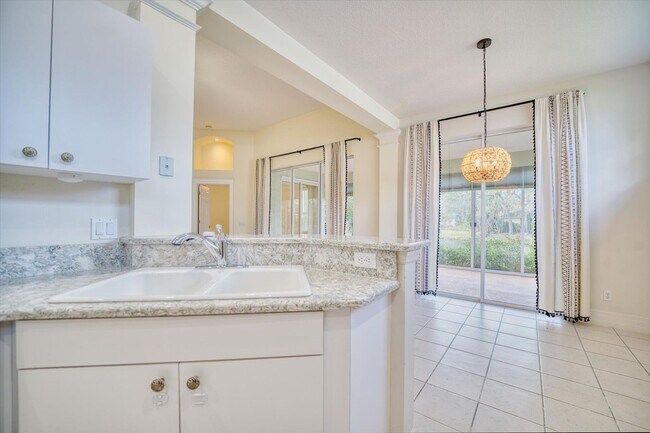 Building Photo - 2 Bedroom Plus Den/Office Home - Relaxing Pond View and Pet Friendly