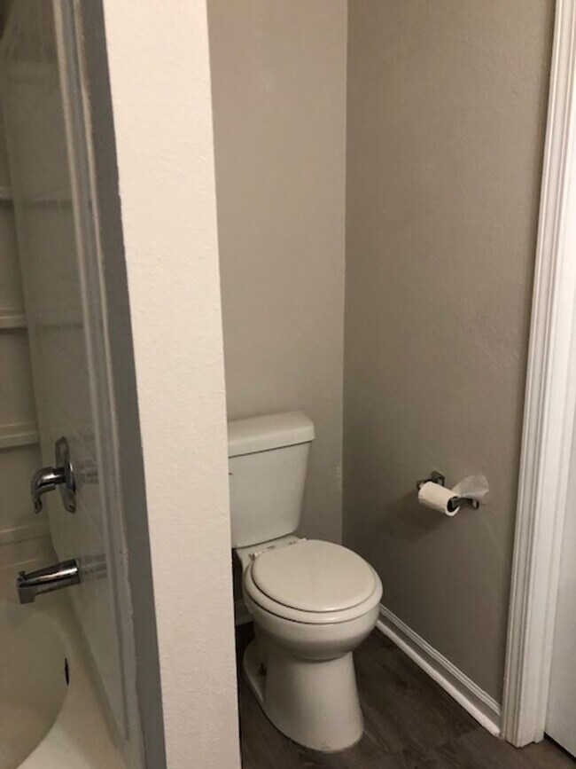 Building Photo - Nice home