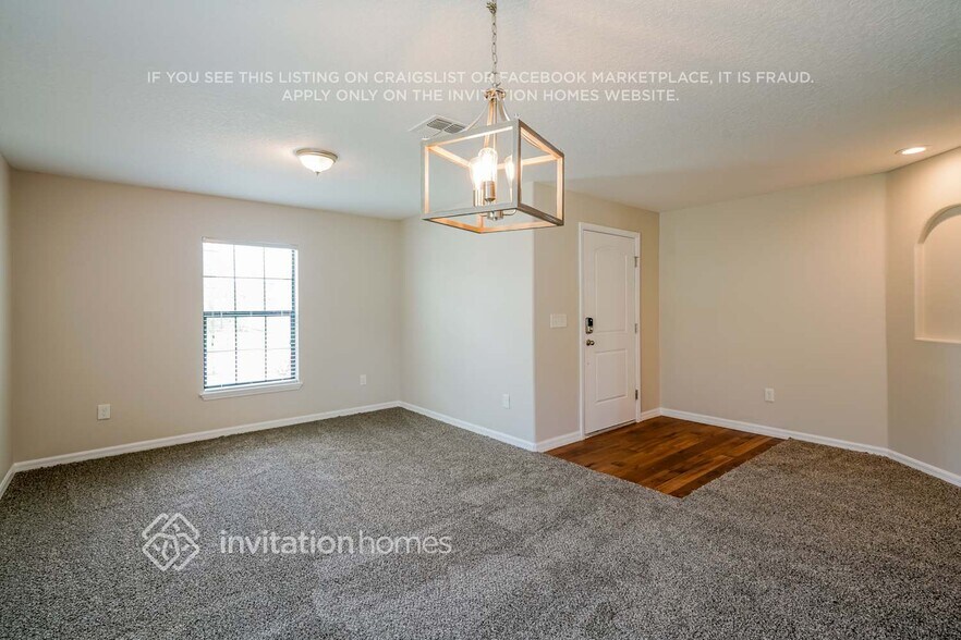 Building Photo - 11833 Thicket Wood Dr