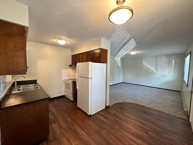 Primary Photo - 6995 W 200 N