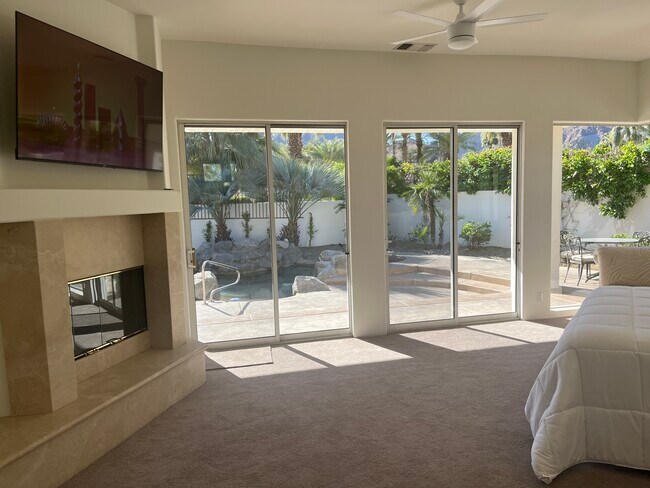 Building Photo - 45540 Cielito Dr