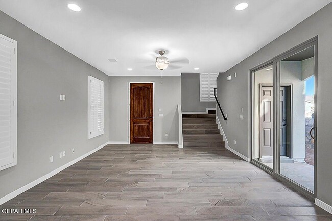 Building Photo - 14717 Pebble Hills Blvd