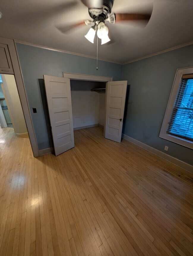 Building Photo - 2700 N Prospect Ave