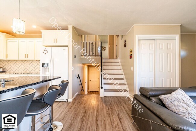 Building Photo - 40 Ln 375 Lake James