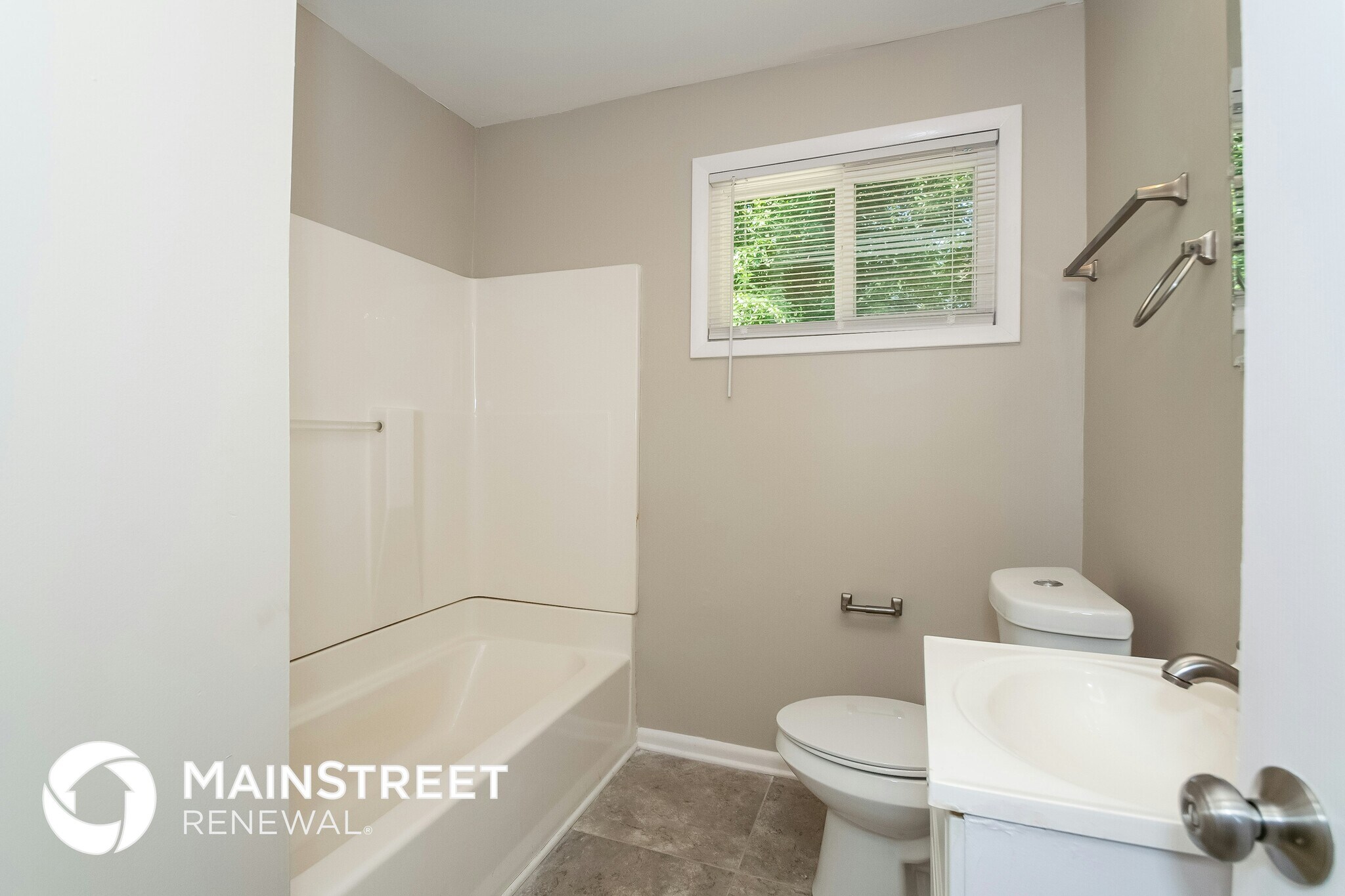 Building Photo - 2701 22nd St SW