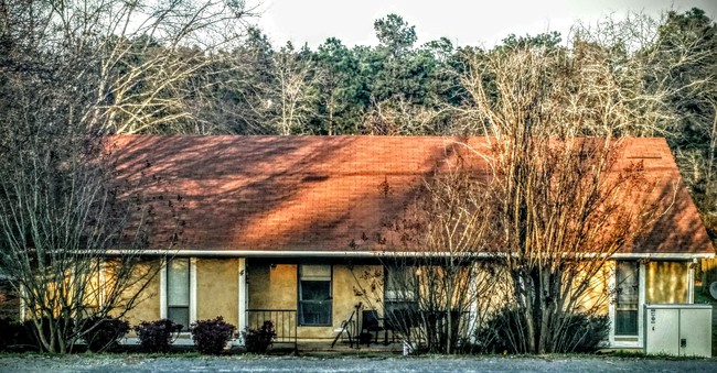Building Photo - Pine View Apartments