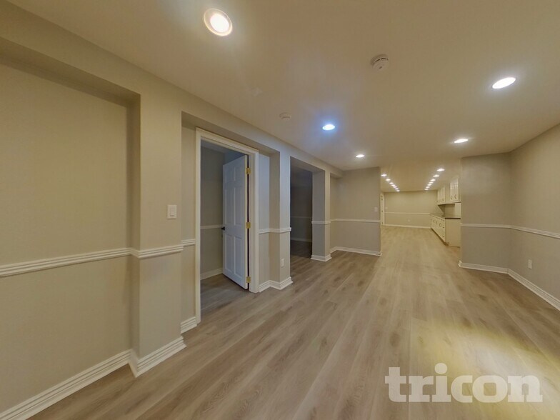 Building Photo - 7681 E Easter Pl