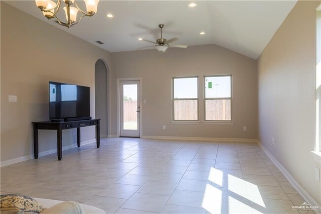 Building Photo - 13 N 33rd St