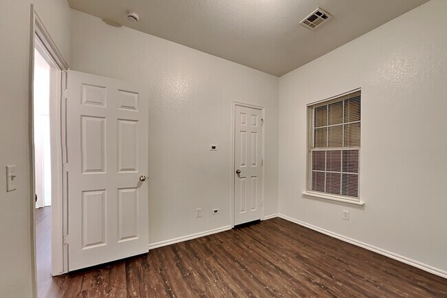 Building Photo - 7008 Eagles Landing