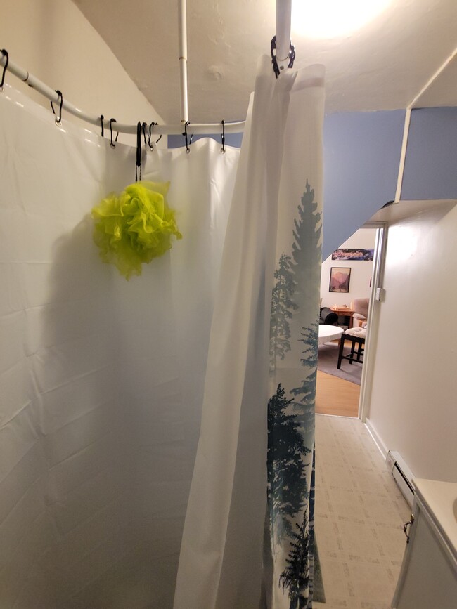 Building Photo - 211-212 W 13th St