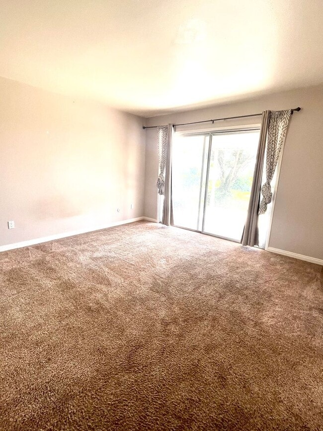 Building Photo - Ocean view Shorecliffs 3 bedroom 2 bath si...