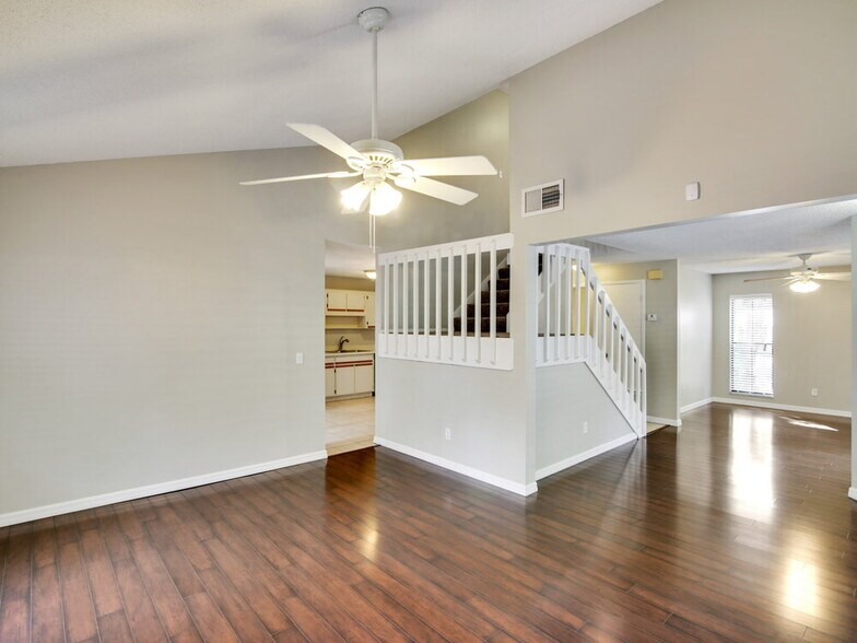 Building Photo - 1245 Crossfield Dr