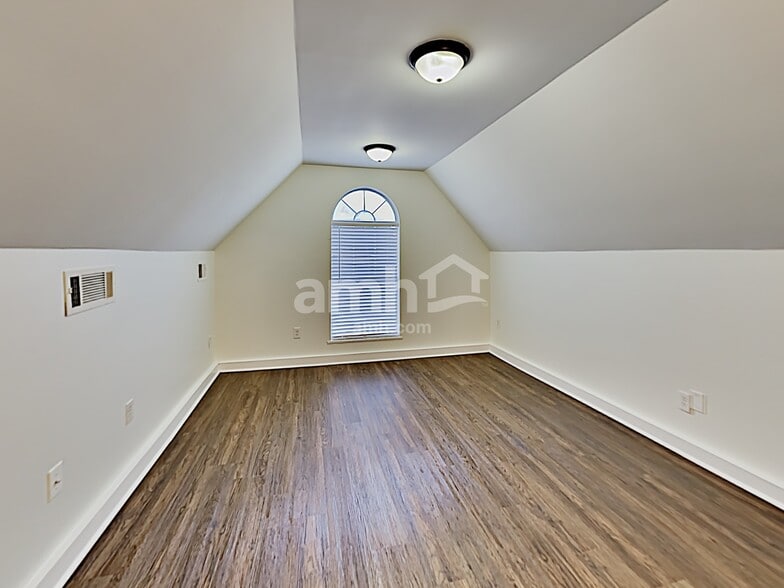 Building Photo - 4082 Colton Dr