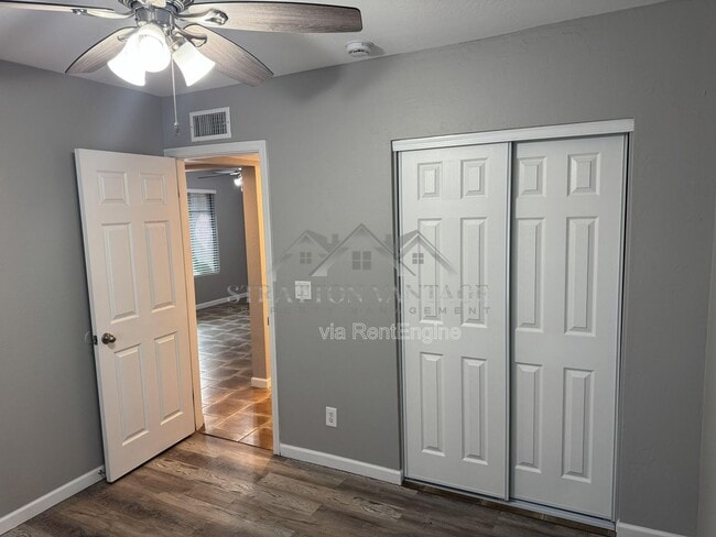 Building Photo - 448 N Lesueur