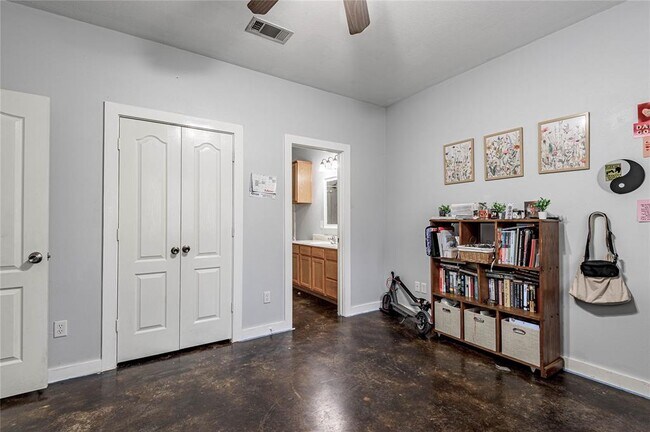 Building Photo - 3122 Molly-