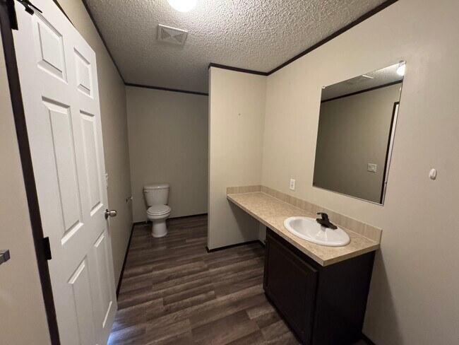 Building Photo - 32 Armstrong Ave