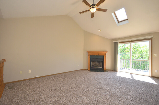 Building Photo - 2 Bed, 2 Bath Platte City Duplex with 2 ca...