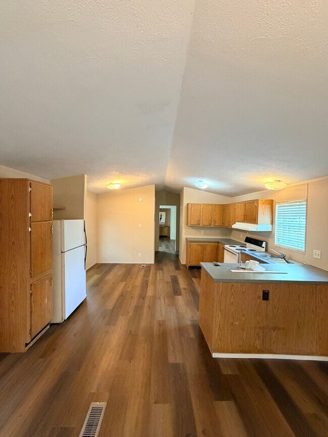 Building Photo - Beautiful Updated 3 Bedroom Home in Bossier