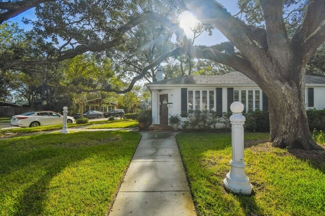 Building Photo - Beautiful Home on Davis Island