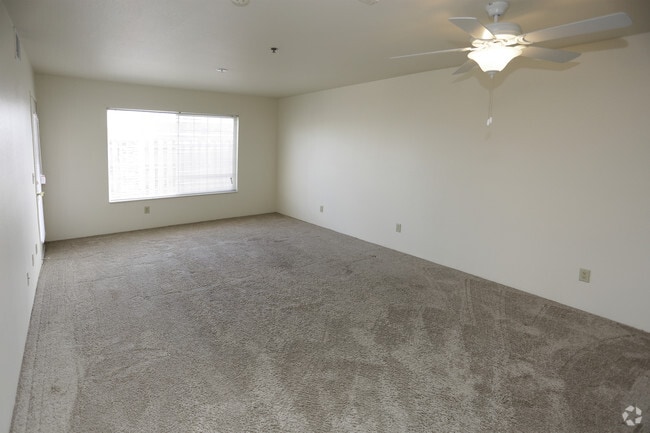 1BR, 1BA - 778 SF - Creekside at Norwood