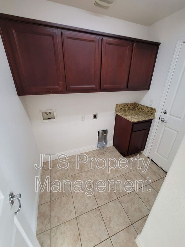 Building Photo - 11785 Rose Wind Ct