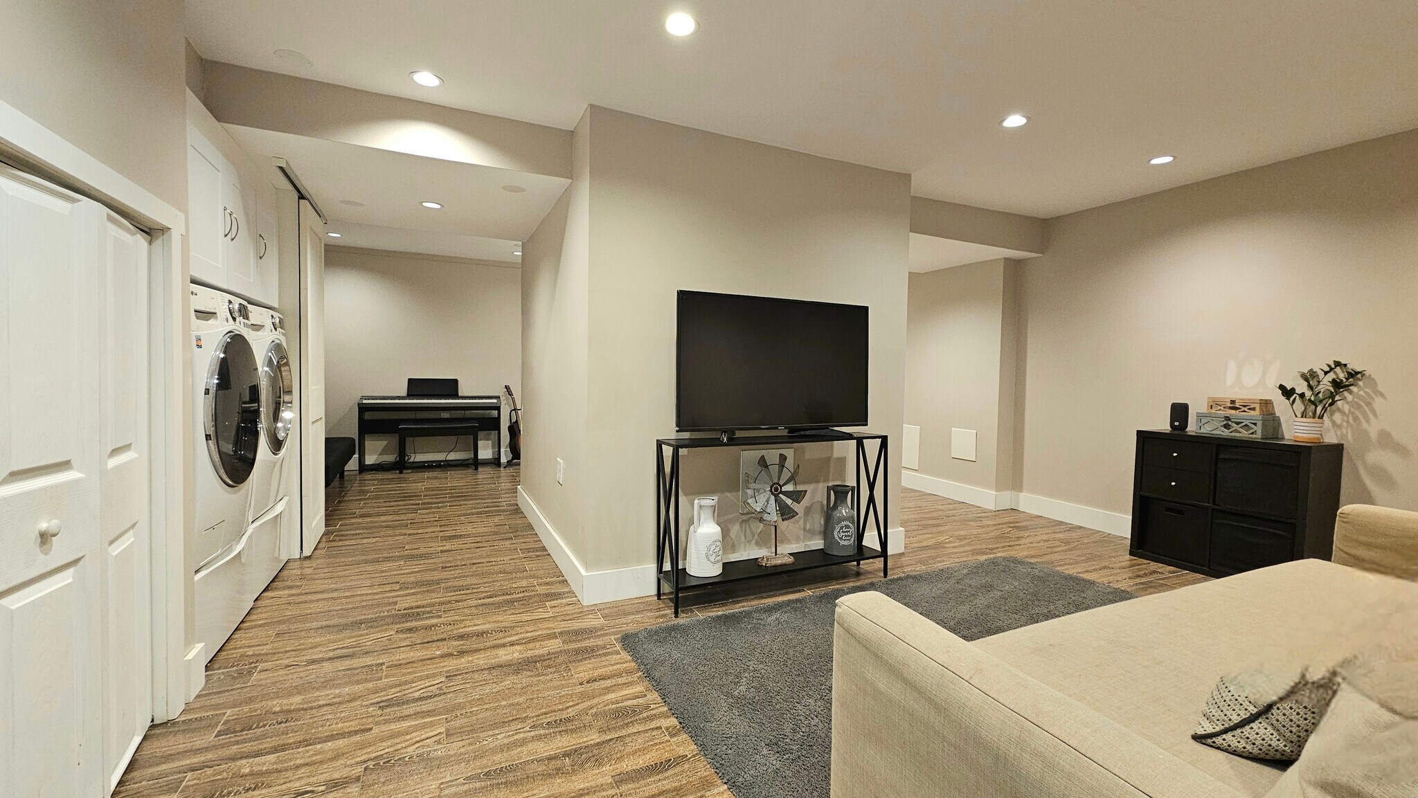 Building Photo - 55 Lakeview St