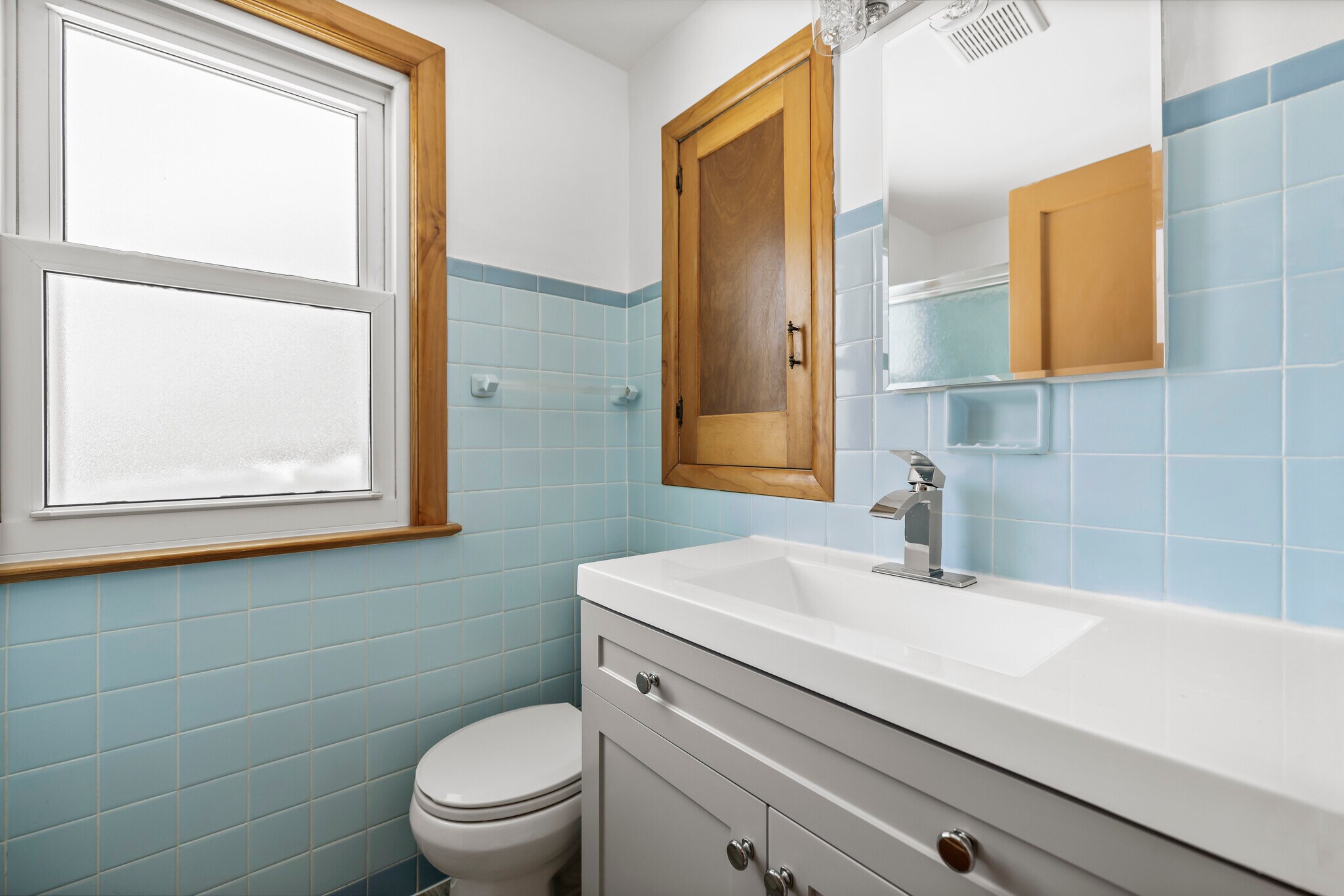 Building Photo - 1515 Longwood Dr