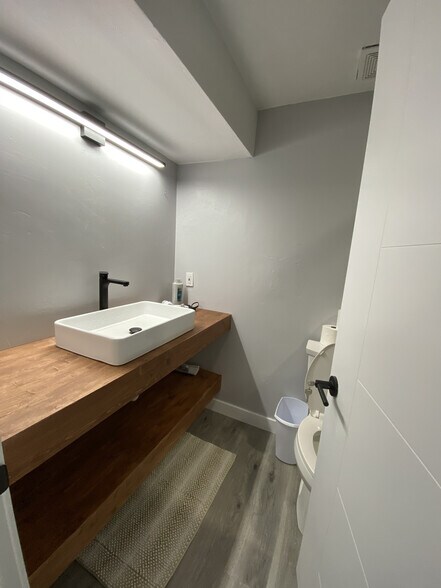 Building Photo - 9483 S Buttonwood Dr