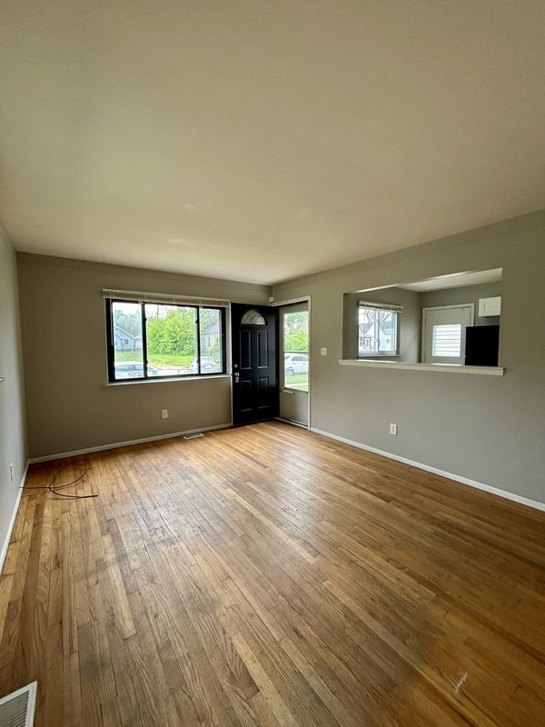 Building Photo - 35 E Charlotte Ave