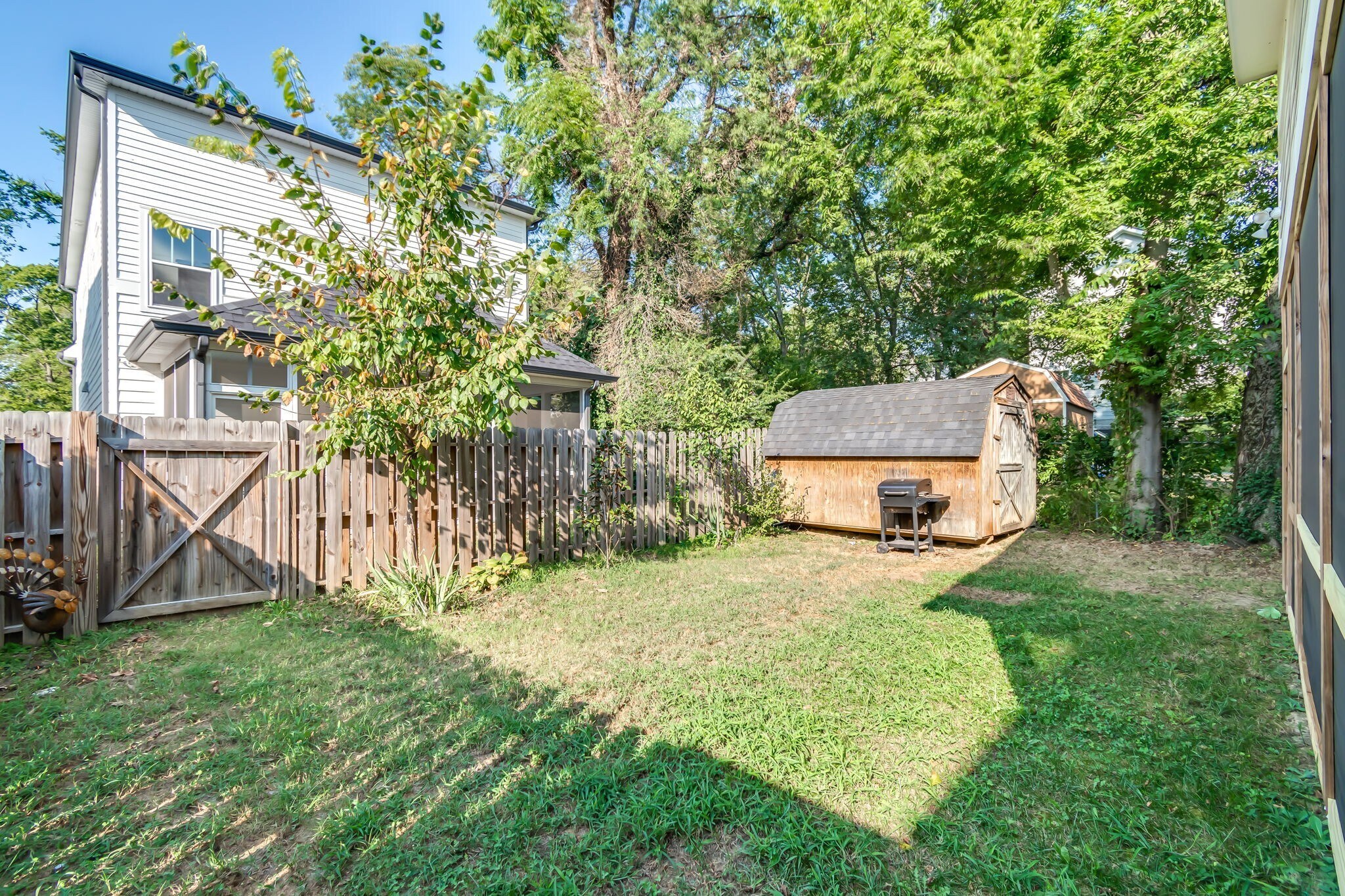 Building Photo - 1611B Cahal Ave