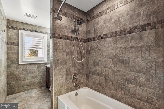 Building Photo - 1506 Widows Mite Rd