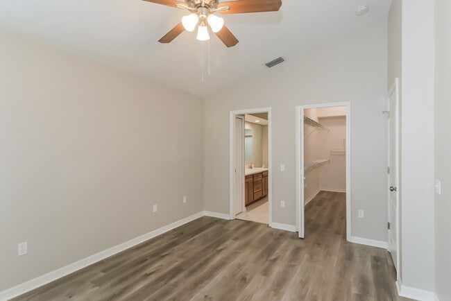 Building Photo - 25406-25407 7 Rivers Cir