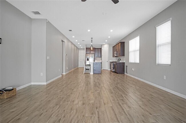 Building Photo - 183 Arlington Square Ct
