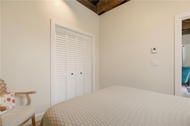 Building Photo - 98 Kay St