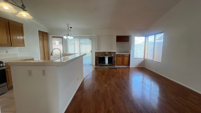 Building Photo - (APPLICATION PENDING) East Lancaster Home