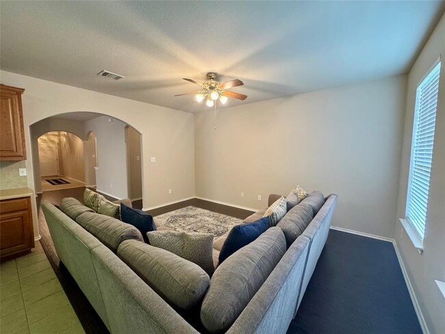 Building Photo - 106 Bowstring Bend