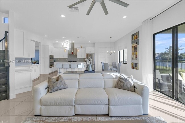 Building Photo - 10890 Shore St