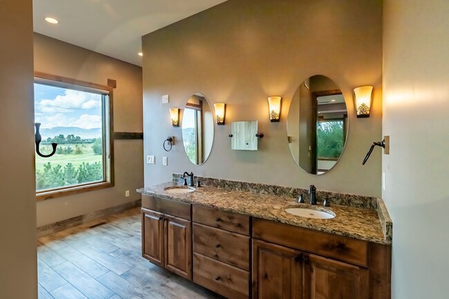 Building Photo - Ranch home in Kamas