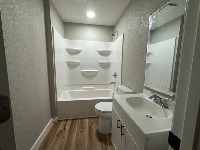 Building Photo - Welcome to your new home in the heart of R...