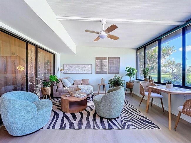 Building Photo - 4646 La Jolla Dr