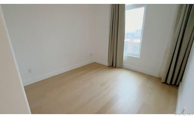 Building Photo - 136-18 Maple Ave