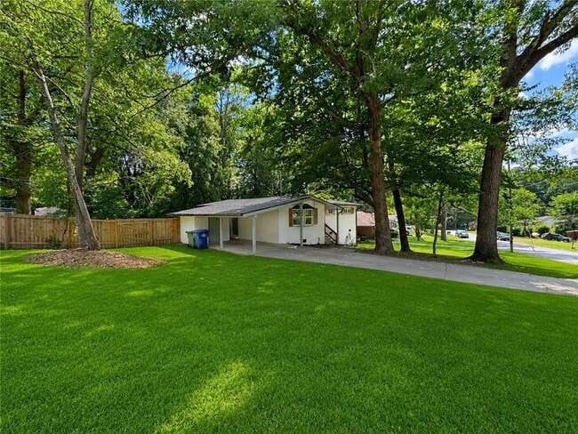 Building Photo - 203 Wendell Dr SE