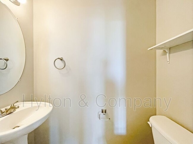 Building Photo - 15716 Palermo Terrace