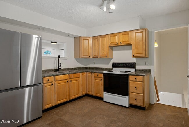 Building Photo - 40 Pheasant Ct