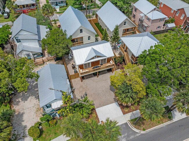 Building Photo - 30 W Castillo Dr