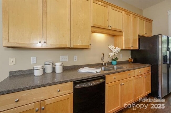 Building Photo - 188 Water Oak Dr