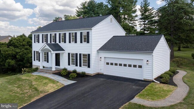 Building Photo - 1213 Clearfield Cir