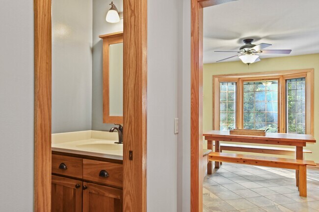 Building Photo - 1889 Paddock Pl